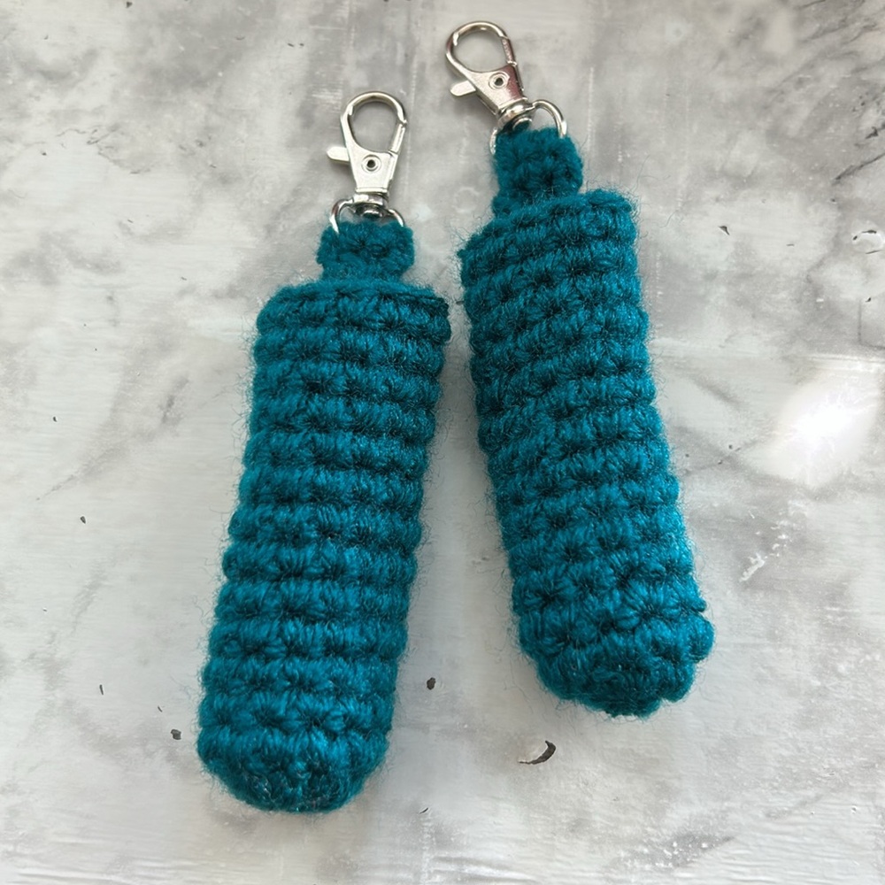 (2) You pick color Crochet lip balm Holder Keychain - Picture 3 of 6